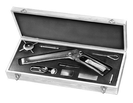 Intestinal and Stomach Suturing Apparatus